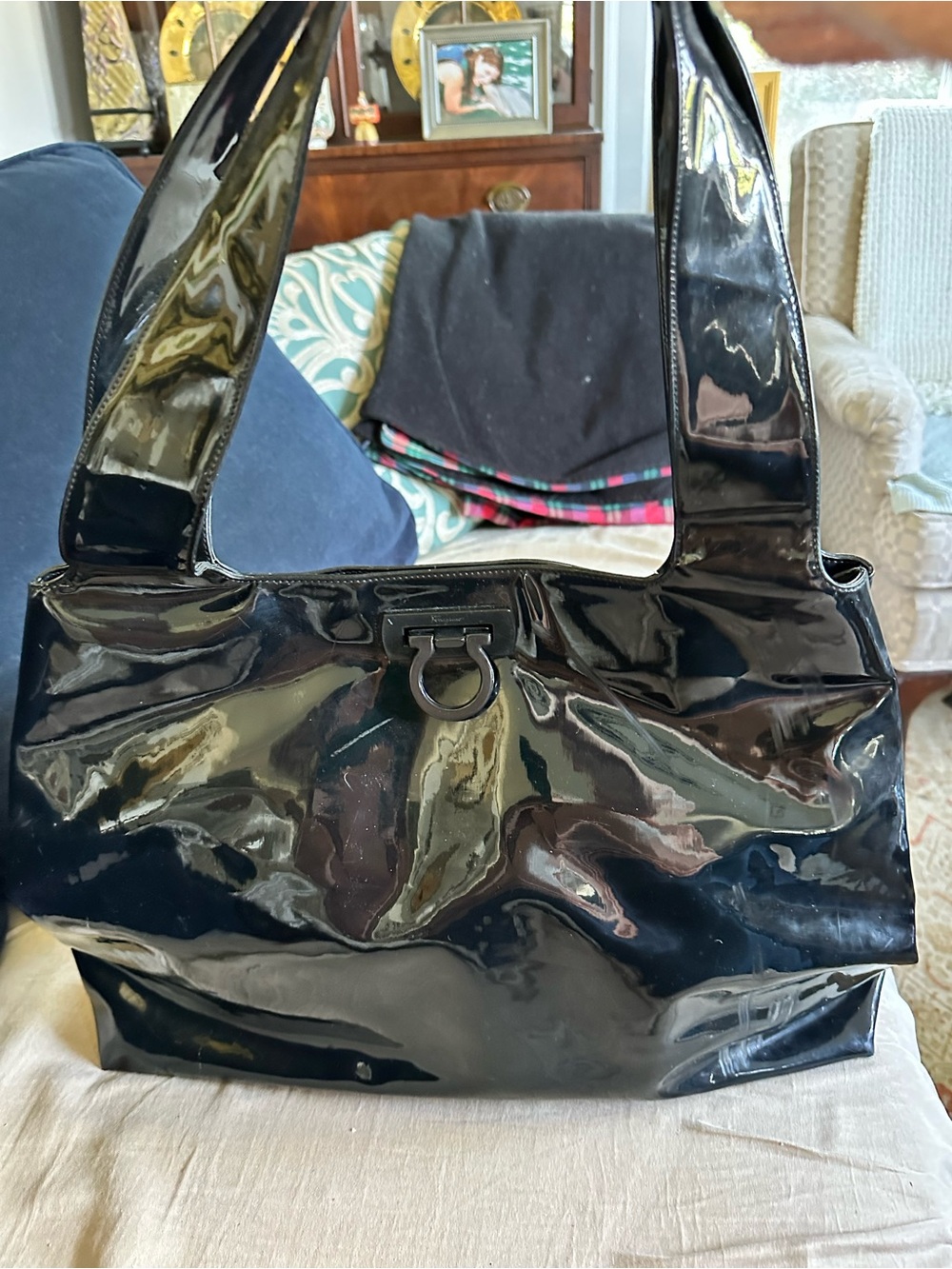 Vintage Ferragamo Black Patent Shoulder Tote Bag with Ring Accent - Picture 3 of 8